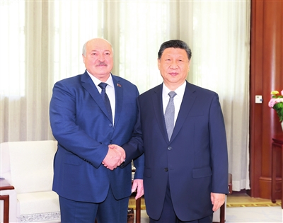 习近平会见白俄罗斯总统卢卡申科
